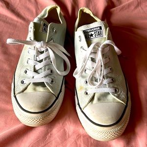 Women’s Converse Size 10 women’s and 8 men’s